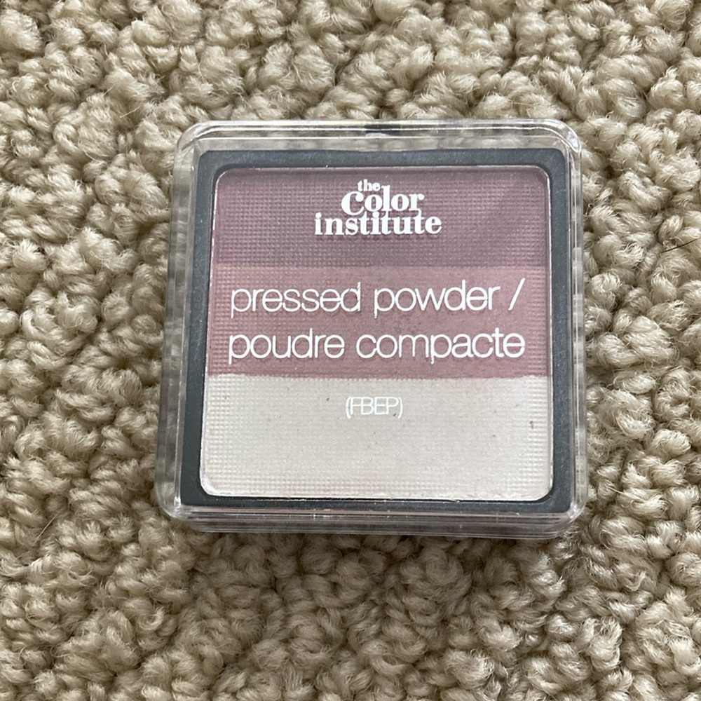 The Color Institute Pressed Powder Eyeshadow Like New Purple Cream Gradient